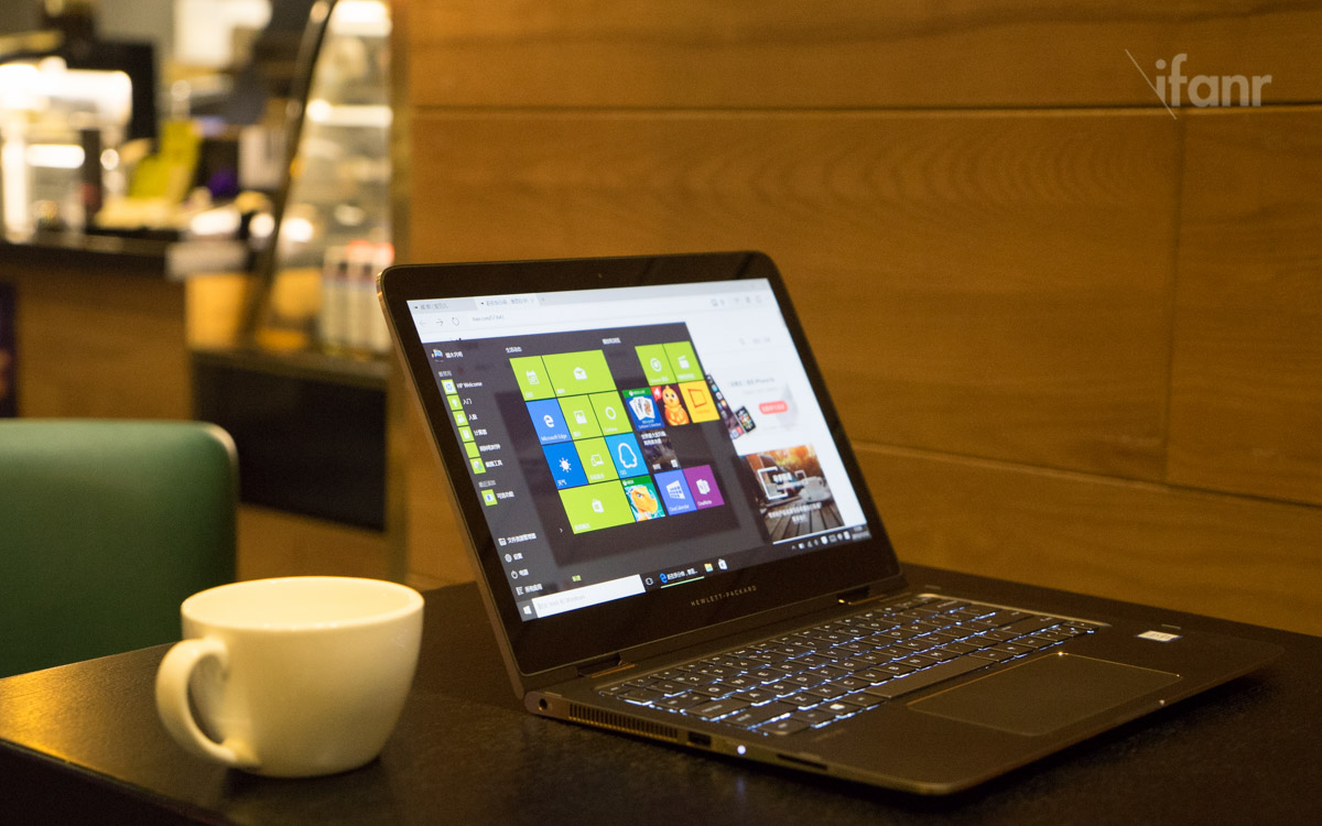 Hewlett Packard HP Spextre X360 2015 photo by Hao Ying ifanr-16
