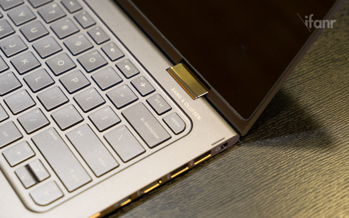 Hewlett Packard HP Spextre X360 2015 photo by Hao Ying ifanr-5